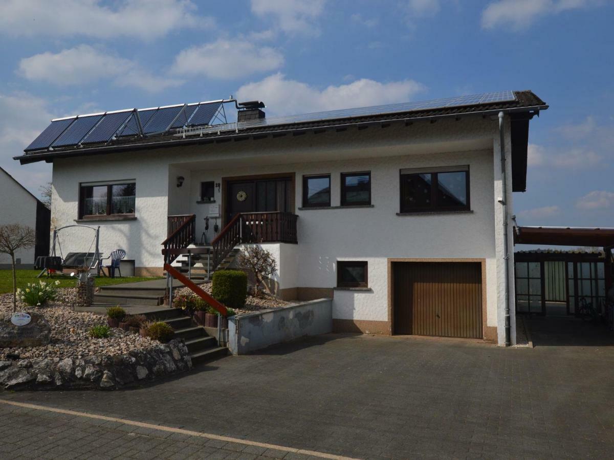 Apartment In Leudersdorf Eifel With Terrace Uxheim Exterior photo